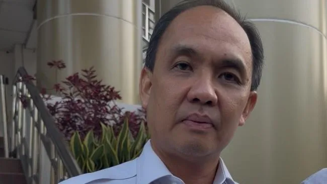 Jemmy Asiku usai Diperiksa Penyidik Kejati Sulut. (dok.istimewa)